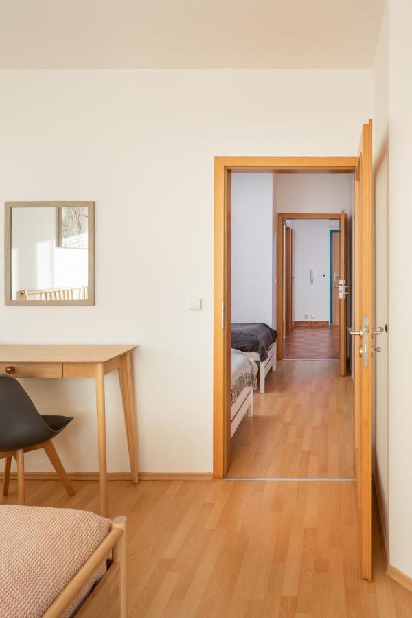 Sunny Apartment In Modrany By Prague Days Exterior photo